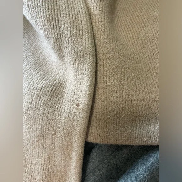 Wilfred Free Open Knit Oversized Cardigan,
Size Medium *shrunken* - Picture 5 of 6